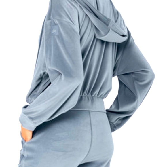 BRAND NEW - Alo Velour Glimmer Zip Up Sweater in Steel Blue - Picture 2 of 8